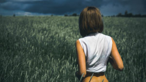 Czy inni mają bardziej szczęśliwe życie? Dlaczego życie znajomych w sieci wyglądają lepiej? W jaki sposób portale społecznościowe manipulują życiem!