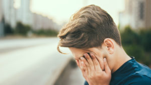 Co zrobić, aby w życiu zaczęły dziać się dobre rzeczy? W jaki sposób przestać pakować się w tarapaty? Jak przestać kusić los!