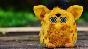 Czym bawiliśmy się w dzieciństwie? Które przedmioty stały się ponadczasowe? Czy pamiętasz te kultowe gadżety i zabawki sprzed 20 lat!