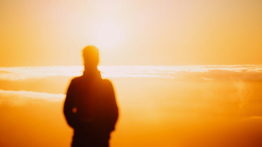 Skąd brać motywację do życia? Jak postępują szczęśliwi ludzie? Krótkie cytaty o życiu na media społecznościowe!