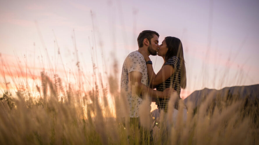 Jak wygląda szczęśliwy związek? Na czym polega prawdziwa miłość? Sprawdź cytaty o związkach z książki dla kobiet i mężczyzn!